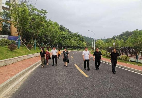 市企業(yè)聯(lián)合會(huì)、企業(yè)家協(xié)會(huì)到婁底經(jīng)開(kāi)區(qū) 企業(yè)聯(lián)合會(huì)開(kāi)展走訪(fǎng)調(diào)研